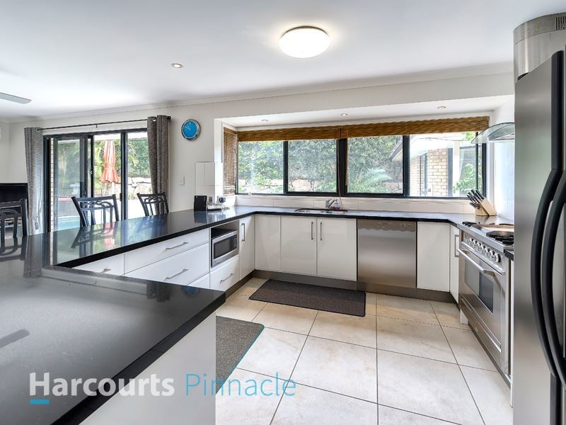 6 Voyager Circuit, Bridgeman Downs QLD 4035