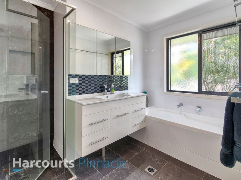 6 Voyager Circuit, Bridgeman Downs QLD 4035