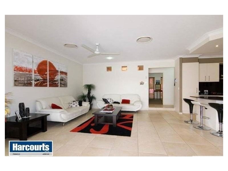 15 Azienda Place, Bridgeman Downs QLD 4035