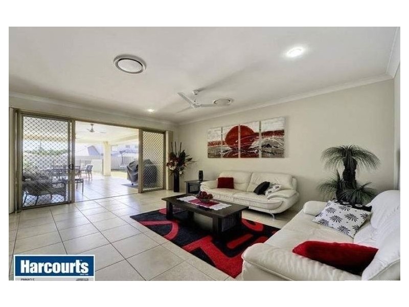 15 Azienda Place, Bridgeman Downs QLD 4035