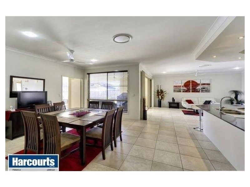 15 Azienda Place, Bridgeman Downs QLD 4035