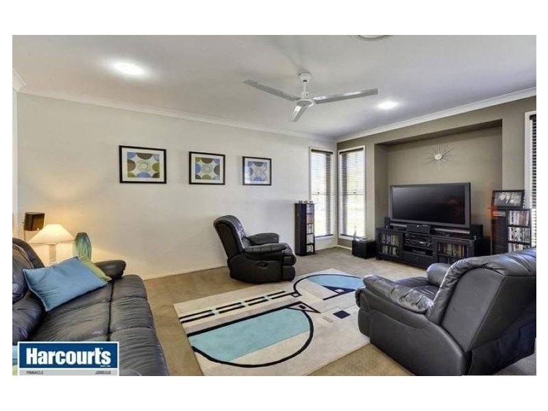 15 Azienda Place, Bridgeman Downs QLD 4035