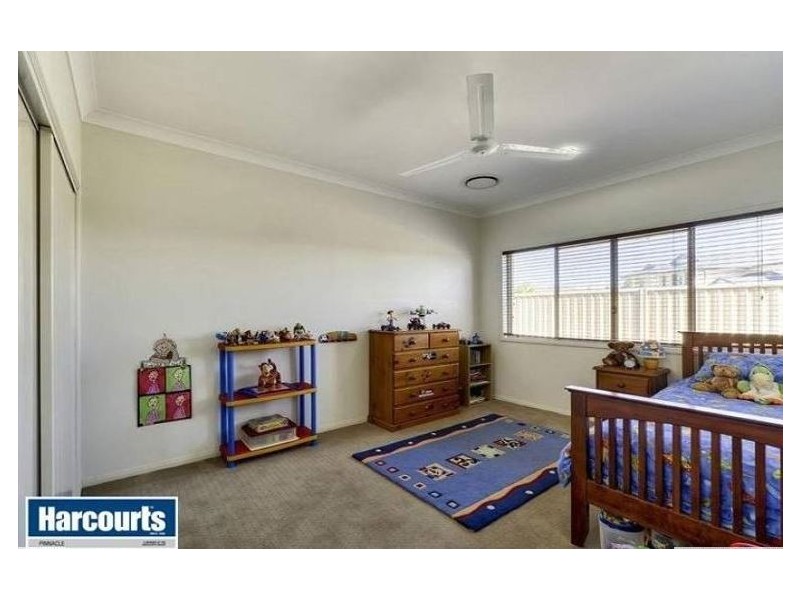 15 Azienda Place, Bridgeman Downs QLD 4035