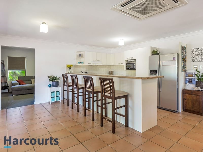 4 Seaforth Close, Albany Creek QLD 4035