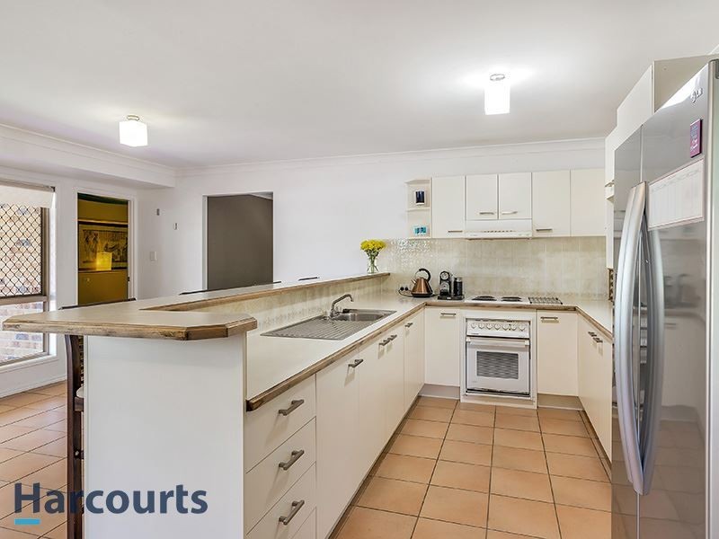 4 Seaforth Close, Albany Creek QLD 4035