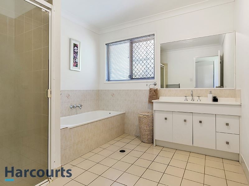 4 Seaforth Close, Albany Creek QLD 4035
