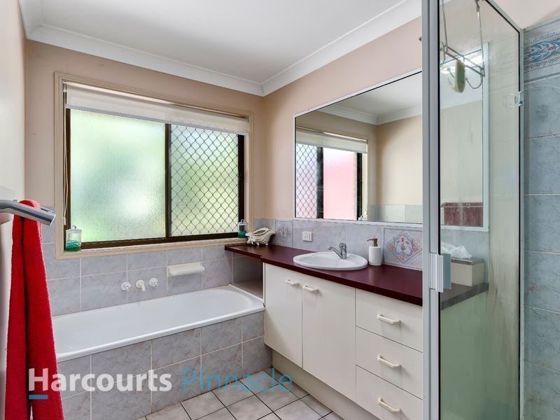 1 Heath Ct, Cashmere QLD 4500