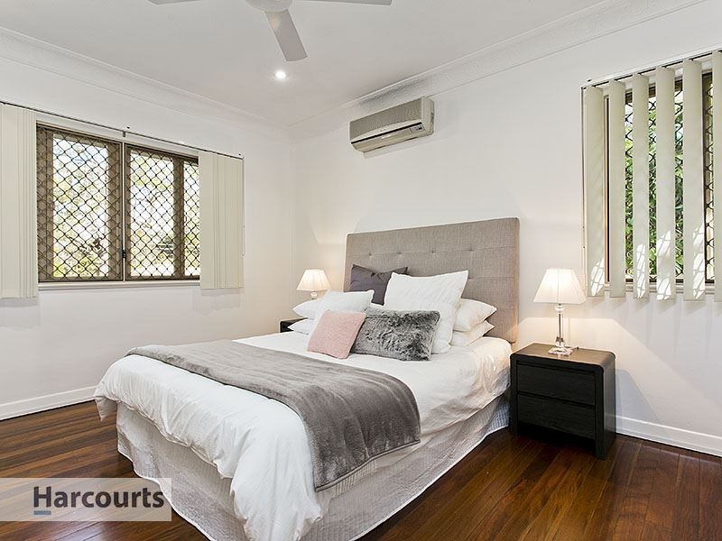 77 Glen Retreat Road, Mitchelton QLD 4053