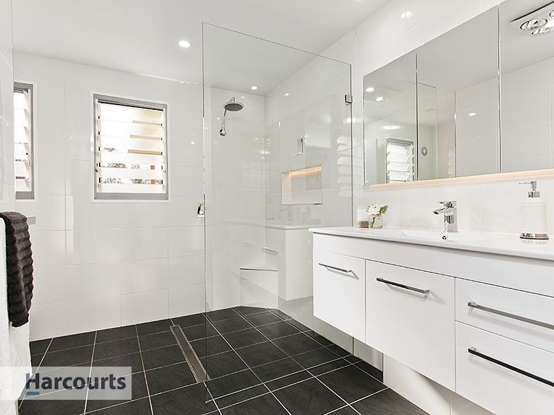 77 Glen Retreat Road, Mitchelton QLD 4053