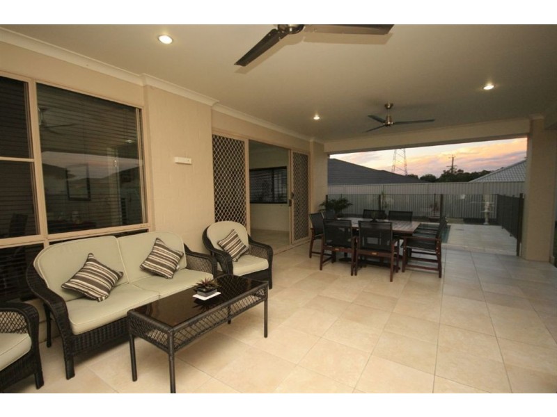 15 Azienda Place, Bridgeman Downs QLD 4035