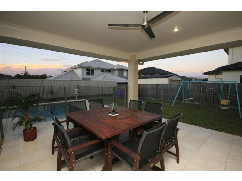 15 Azienda Place, Bridgeman Downs QLD 4035