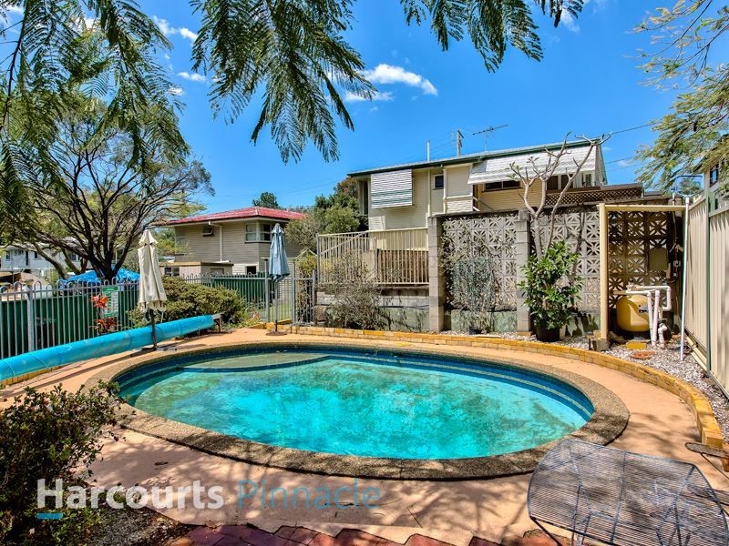 212 Appleby Rd, Stafford Heights QLD 4053