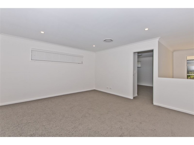 34 Heliopolis Pde, Mitchelton QLD 4053