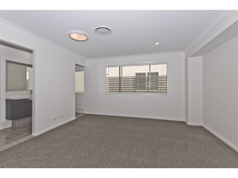 34 Heliopolis Pde, Mitchelton QLD 4053