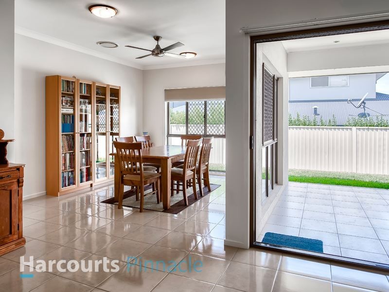 8 Seeana Crescent, Bridgeman Downs QLD 4035