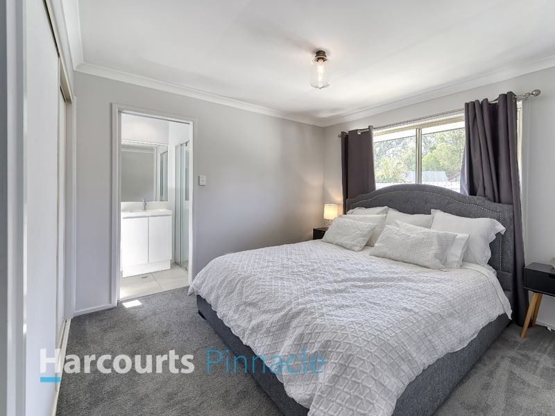 74 Cambridge Crescent, Fitzgibbon QLD 4018