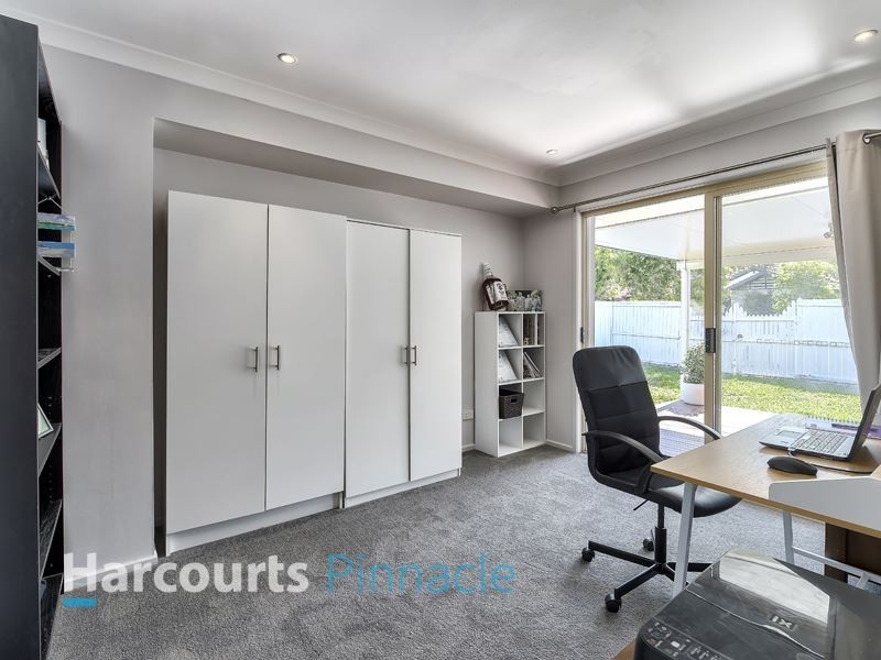 74 Cambridge Crescent, Fitzgibbon QLD 4018