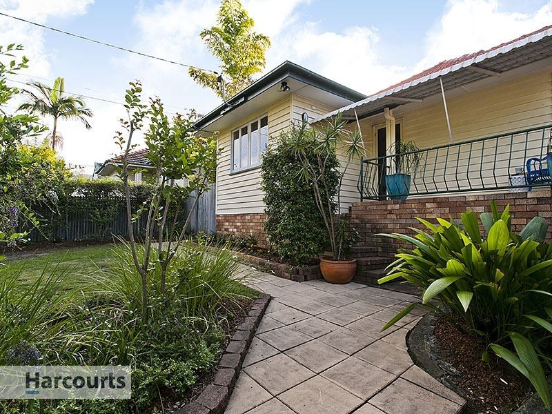 77 Glen Retreat Road, Mitchelton QLD 4053