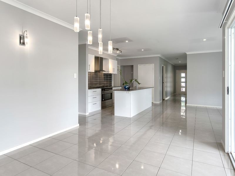 2 Booyong Place, Bridgeman Downs QLD 4035