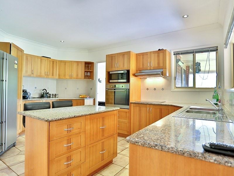 38 Peppermint Dr, Cashmere QLD 4500