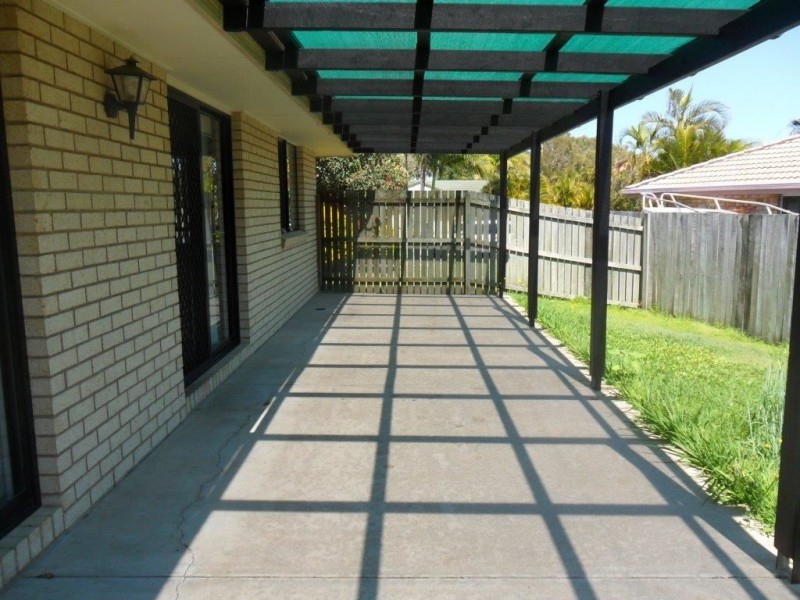 17 Smout Court, Sandstone Point QLD 4511