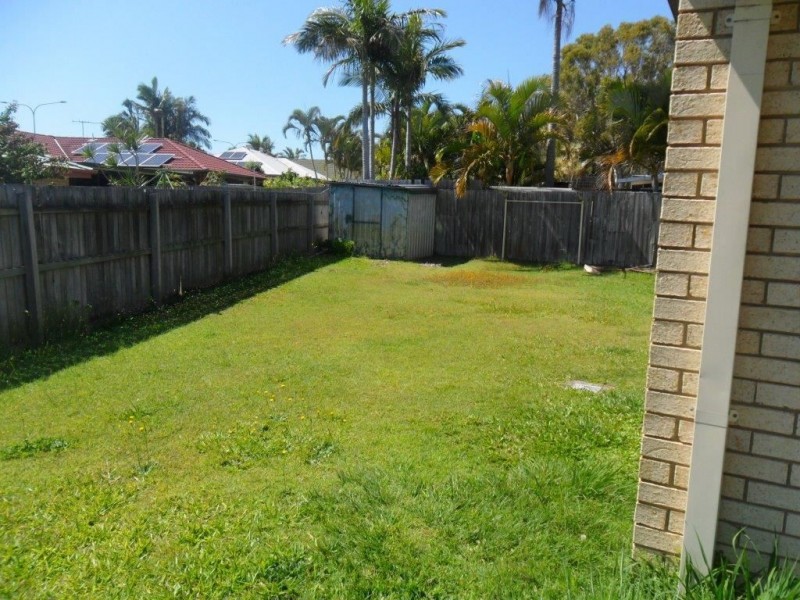 17 Smout Court, Sandstone Point QLD 4511