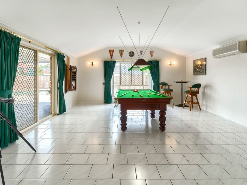 15 Bangalow Street, Bridgeman Downs QLD 4035