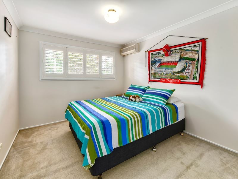 15 Bangalow Street, Bridgeman Downs QLD 4035