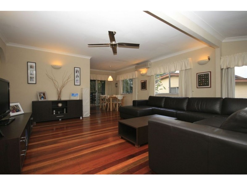 98 Kylie Ave, Ferny Hills QLD 4055