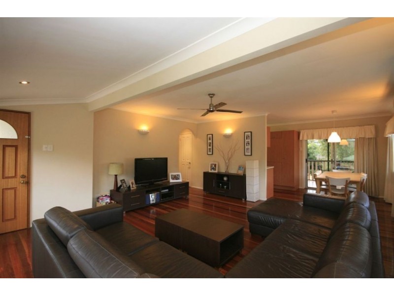 98 Kylie Ave, Ferny Hills QLD 4055