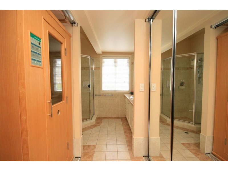 272 Rode Road, Wavell Heights QLD 4012