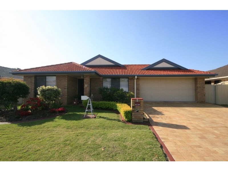 5 Country Club Close, Carseldine QLD 4034