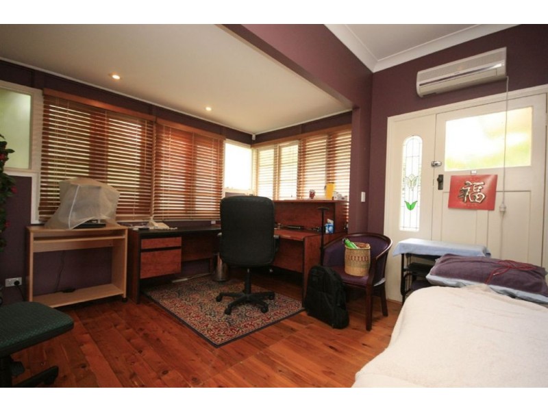 272 Rode Rd, Wavell Heights QLD 4012