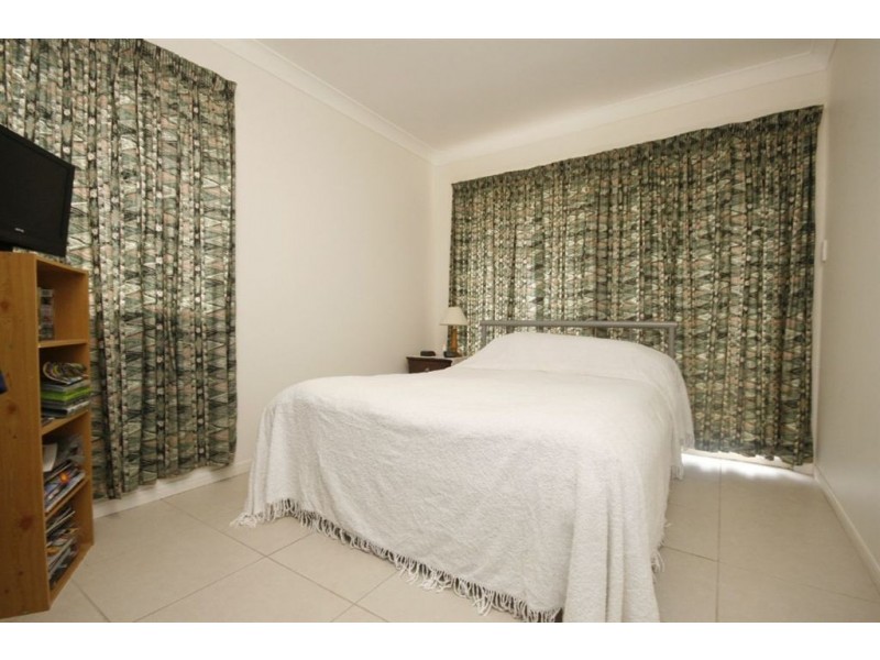 8 Avandel Court, Eatons Hill QLD 4037