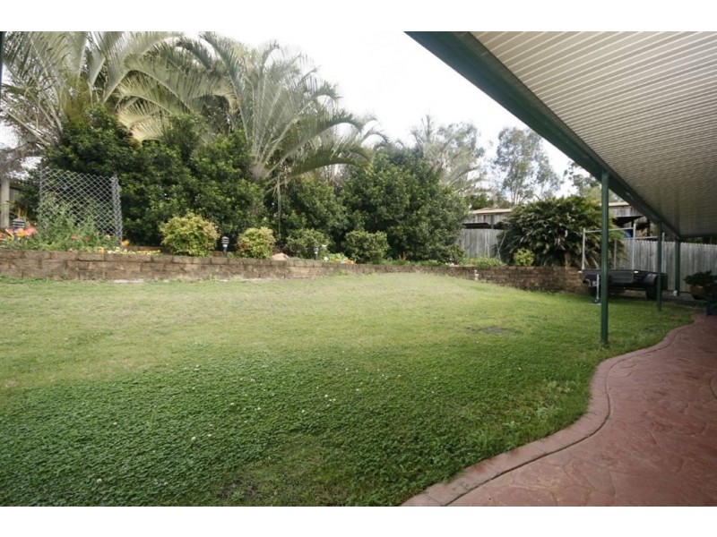 8 Avandel Court, Eatons Hill QLD 4037