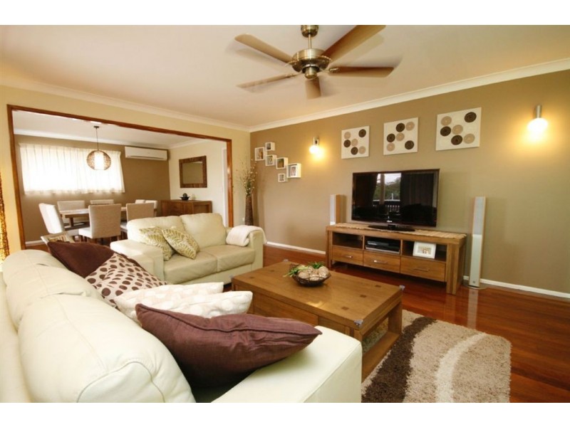 22 Carrama Cres, Ferny Hills QLD 4055