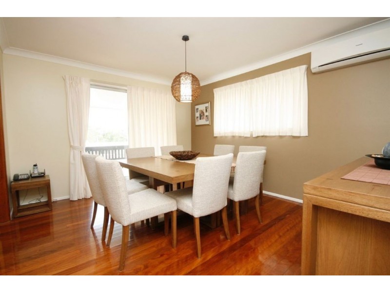 22 Carrama Cres, Ferny Hills QLD 4055