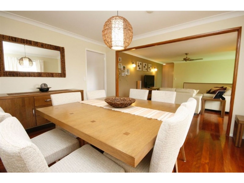 22 Carrama Cres, Ferny Hills QLD 4055