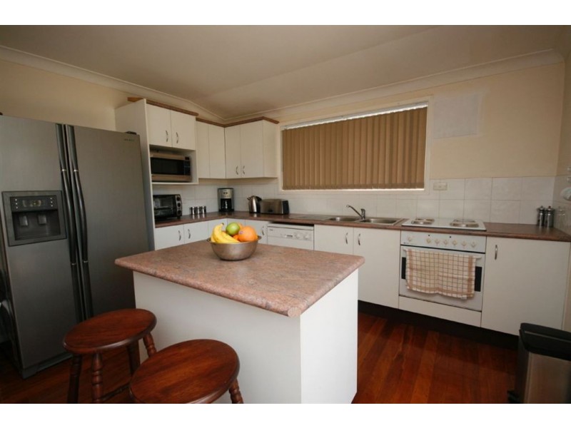 22 Carrama Cres, Ferny Hills QLD 4055