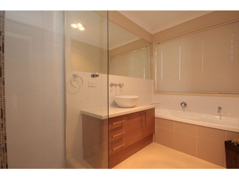 24 Caribou Cr, Fitzgibbon QLD 4018