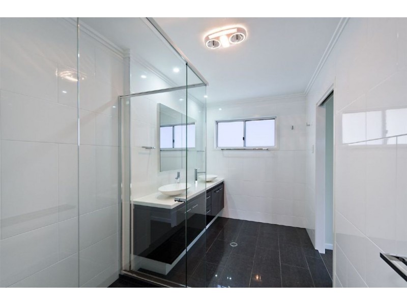 3 Belvista Place, Bridgeman Downs QLD 4035