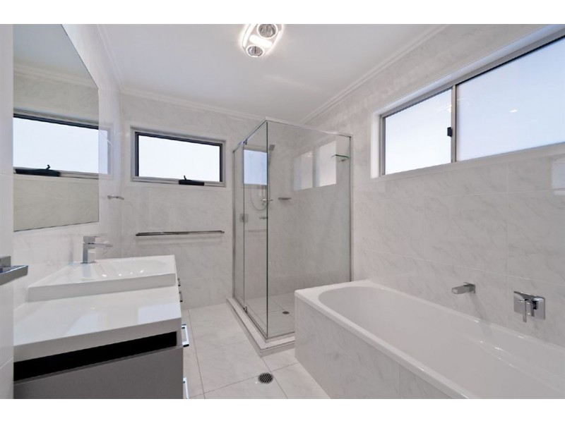 3 Belvista Place, Bridgeman Downs QLD 4035