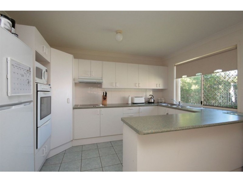 3 Azalea Cr, Fitzgibbon QLD 4018