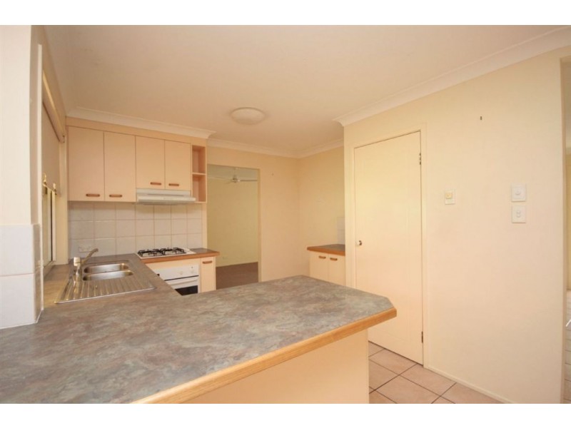 16 Kirralee Cr, Upper Kedron QLD 4055