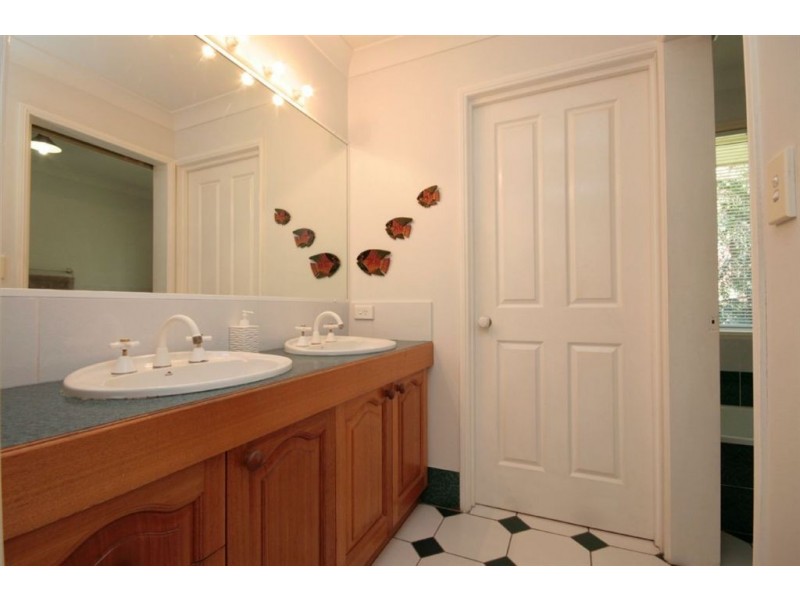 23 Asteroid Place, Bridgeman Downs QLD 4035