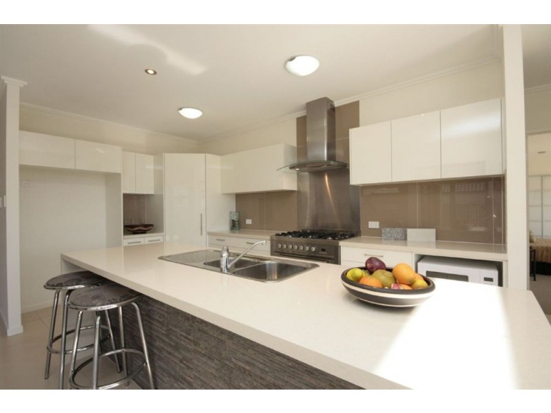 6 Kagan Close, Bridgeman Downs QLD 4035