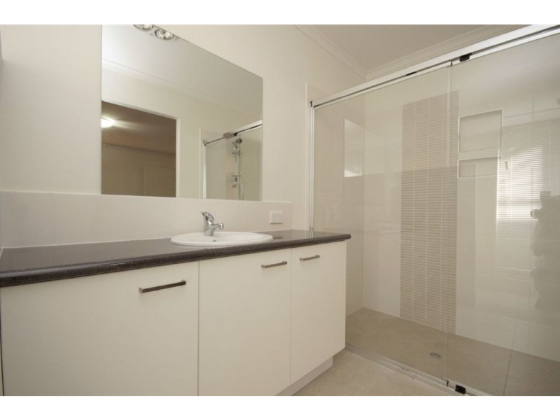 19 Stirling Esplanade, Griffin QLD 4503
