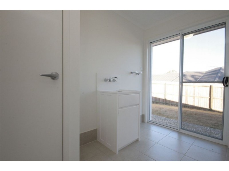 19 Stirling Esplanade, Griffin QLD 4503