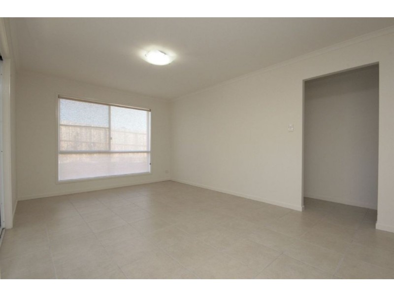 19 Stirling Esplanade, Griffin QLD 4503
