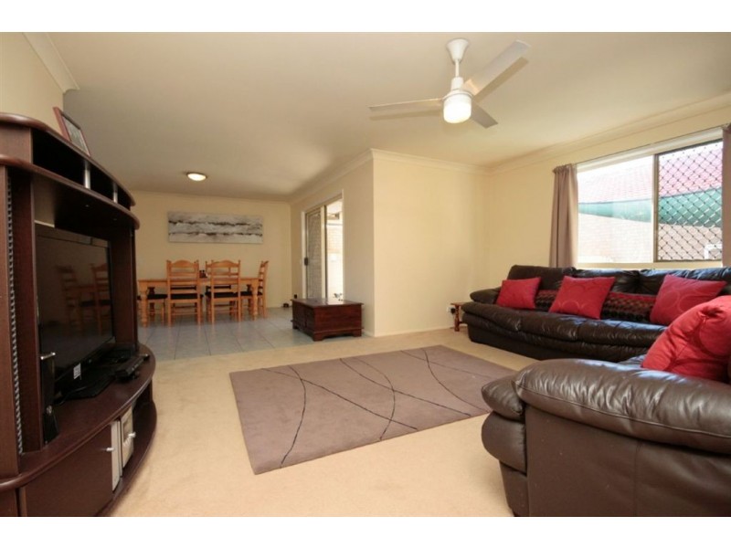 45 Azalea Cr, Fitzgibbon QLD 4018